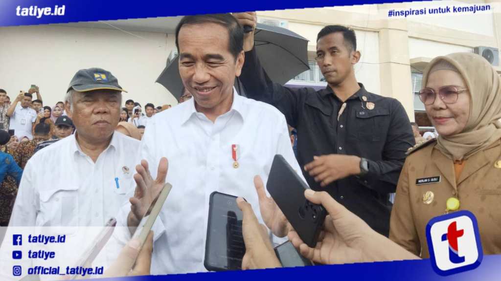 Bupati Merlan Uloli Dampingi Kunker Jokowi di RSUD Toto Kabila