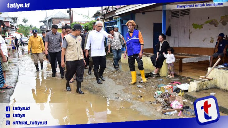 Didampingi Pj Walikota, Rudy Salahuddin Kunjungi Korban Banjir di Kota Gorontalo