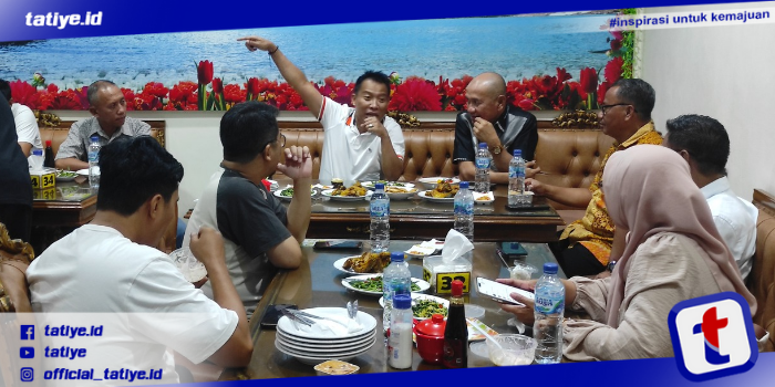 Bakal Paslon di Tiga Kabupaten Makan Bareng Elnino di Kota Palu. Ada Apa?