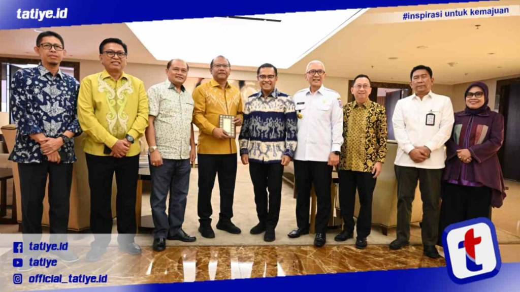 Penjagub Gorontalo, Rudy Salahuddin Terima Bantuan Al-Qur’an Dari Sinar Mas